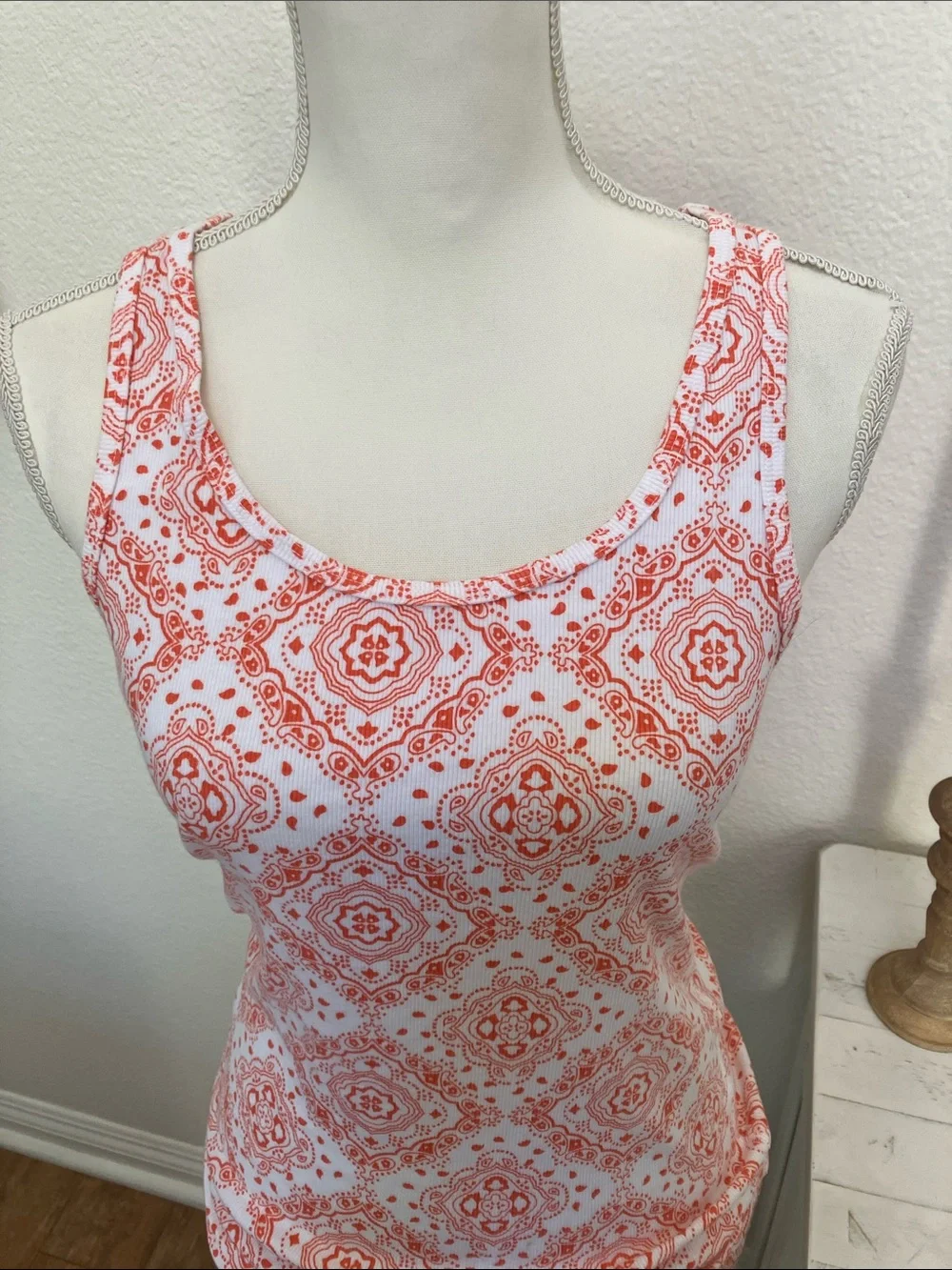 Y2k Faded Glory Coral and White Printed Scoop Neck Tank